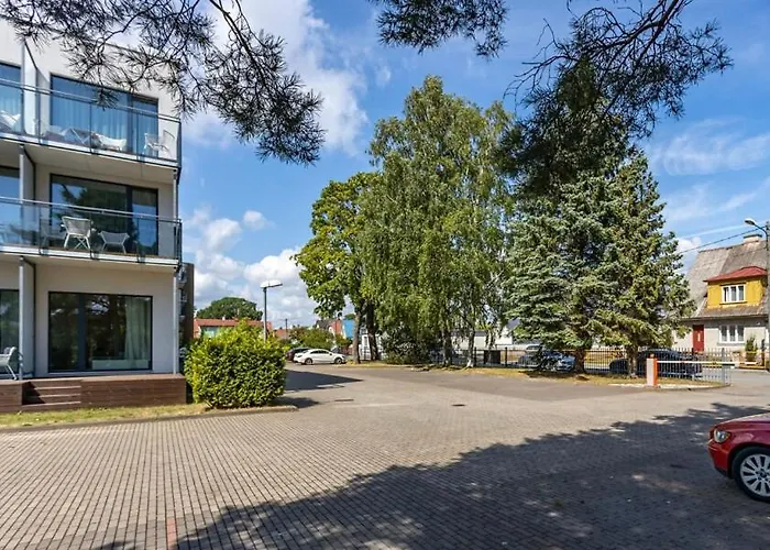 Aisa Near The * Pärnu